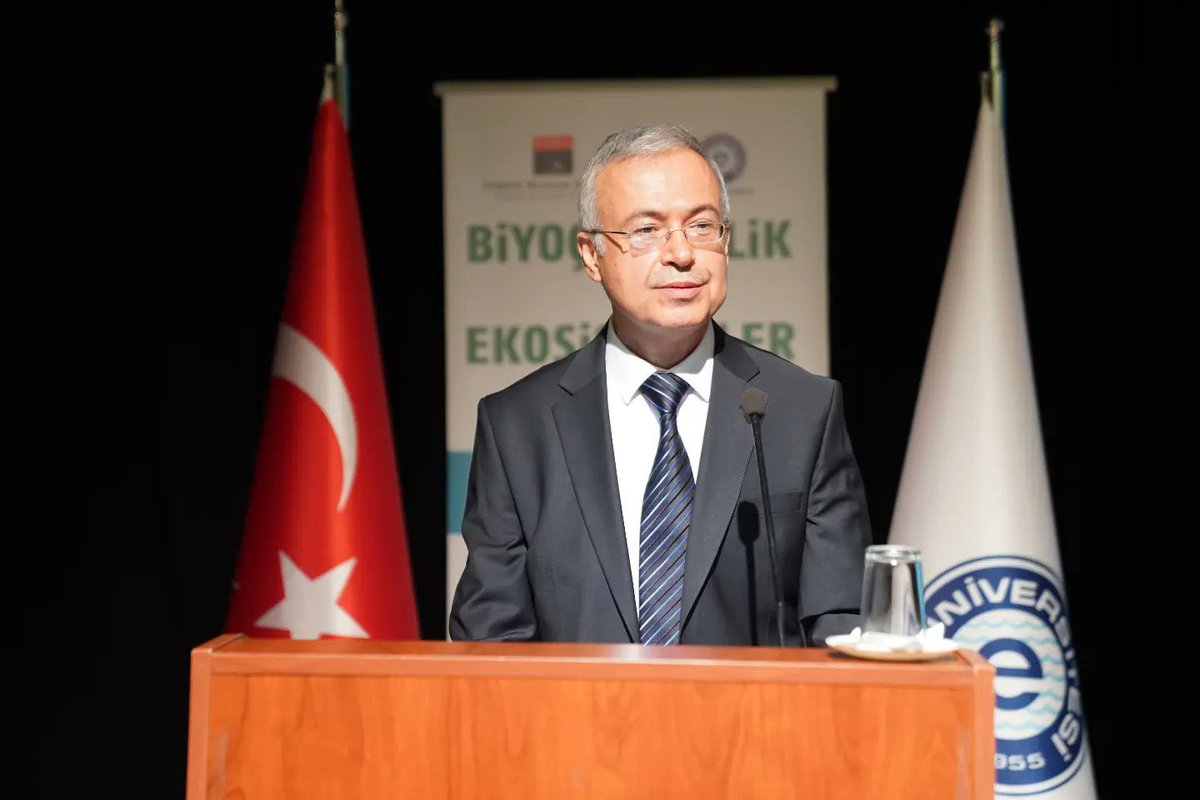 UniversiteEge's tweet photo. Sn. Valimiz @YSKosger'in teşrifleriyle, @TUBAakademi koordinasyonunda, ev sahipliğimizde düzenlediğimiz “Biyoçeşitlilik ve Ekosistemler Çalıştayı” açılışını gerçekleştirdik. 2 gün boyunca alanında yetkin bilim insanlarının sunumlar yapacağı Çalıştayın verimli geçmesini diliyoruz. https://t.co/eRbaOXMzGp