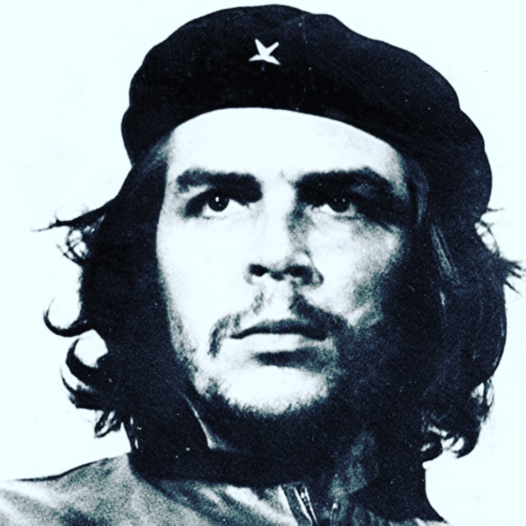 Ayakkabılarımın altı delikti 
Ama, üstü hep boyalıydı.

Ernasto Che Guevara
