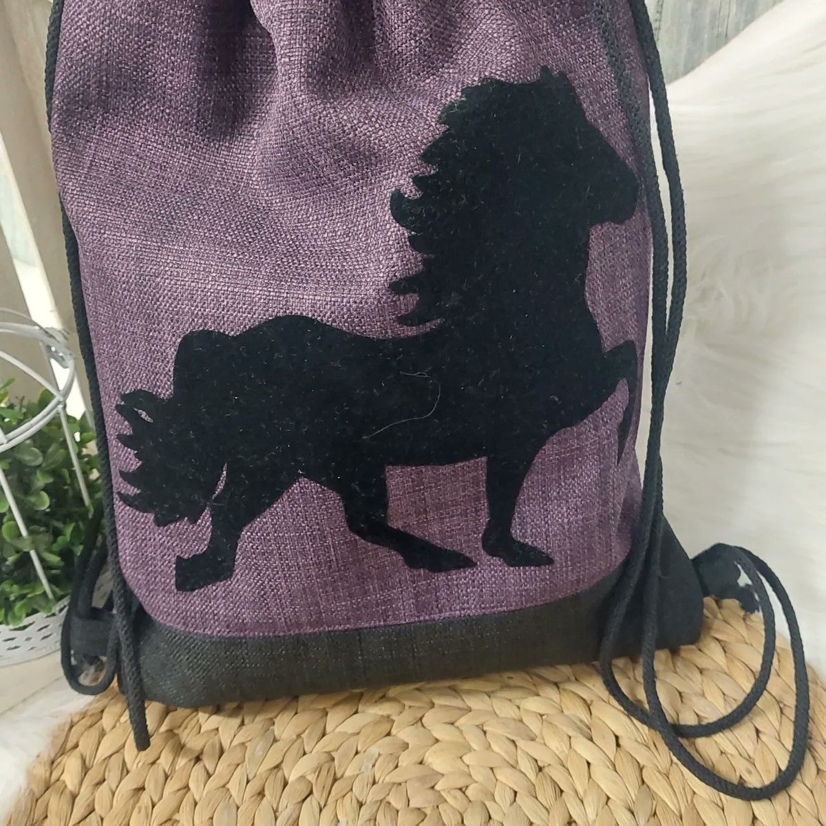 TiLuLy1's tweet photo. Diesen Turnbeutel durfte ich nach Kundenwunsch fertigen 🤗. Ein wunderschönes Geschenk, nicht nur zu Weihnachten.🌟🎅🎄 Die Turnbeutel gibt es in 18 Farben mit vielen Motiven, aber natürlich auch ohne 🧵🪡 https://t.co/Y7I1w6dJES https://t.co/7U76lVcfFq https://t.co/DtV5TLoiDl https://t.co/B8tgQHWugP