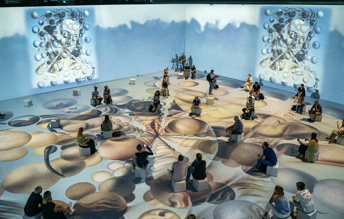 Do you want to know how Cuatrecasas lawyers build their brand using Dalí's surrealism?
lnkd.in/d9Rz5KrH
#branding #brainpleasingmarketing #lawfirms <a href="/SportculturaBCN/">Sport Cultura Barcelona</a> #cognitiveneuroscience #neuromarketing <a href="/esadealumni/">Esade Alumni</a> @Cuatrecasas