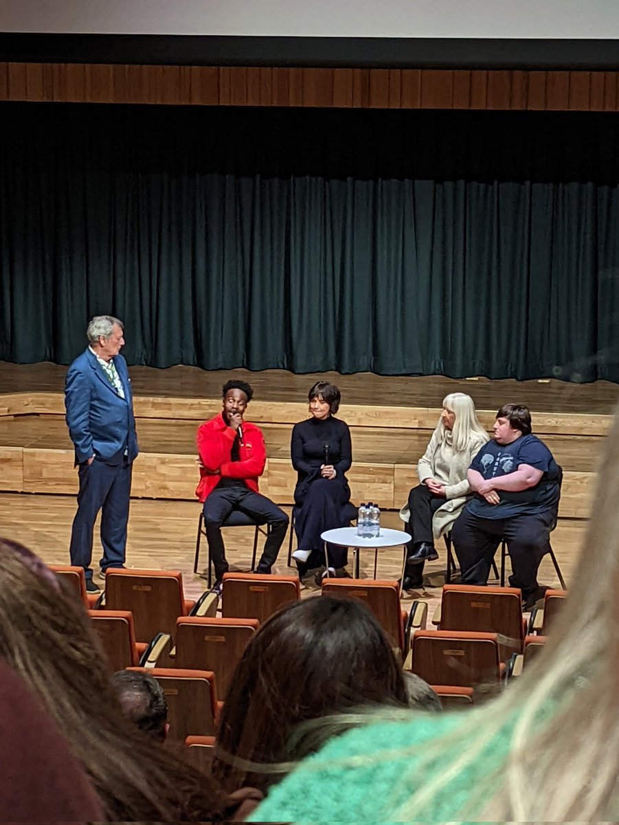 It was lovely to be invited to the screening of Granite Harbour last night which was followed by a Q&A! The first episode was great; I'm excited to see how the series continues. Well done to the @LAProductionsUK team and everyone else who worked on it! #graniteharbour