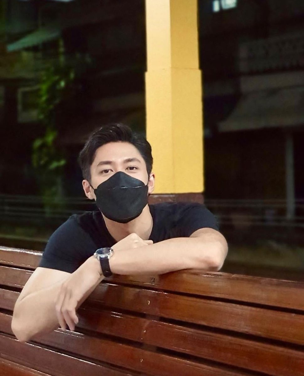 siri_spy's tweet photo. หลงอยู่เกาหลีตั้ง 9 ปี แต่กลับไทยแค่0.00001วิเพราะเธอคนเดียว @RachataJam  #jamfilm  #jamrachata  #คุณชาย https://t.co/SdvU2atlw3