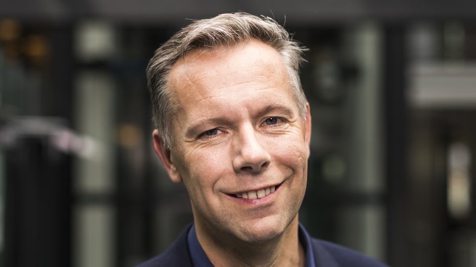 🎙️ Vanmiddag om 16.00 uur bij @mediamattersnl radioshow spreekt @bertiebee met <a href="/PhRemarque/">Philippe Remarque</a>, Journalistiek Directeur bij <a href="/DPGMediaNL/">DPG Media Nederland</a>. Wat zijn volgens hem de speerpunten als het gaat om de journalistiek? Luister je mee? Tune in op @newbusradionl via newbusinessradio.nl/player