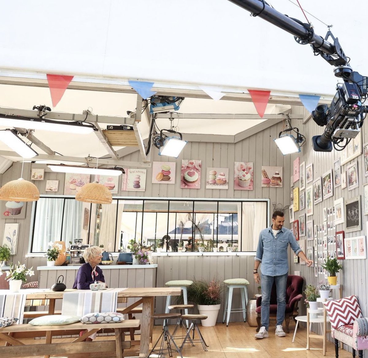 Le Meilleur Pâtissier large leader auprès des FRDA-50 et des FRDA avec enfants hier soir ! 

26% auprès des FRDA-50 ! 🔥
27% auprès des FRDA avec enfants ! ✨