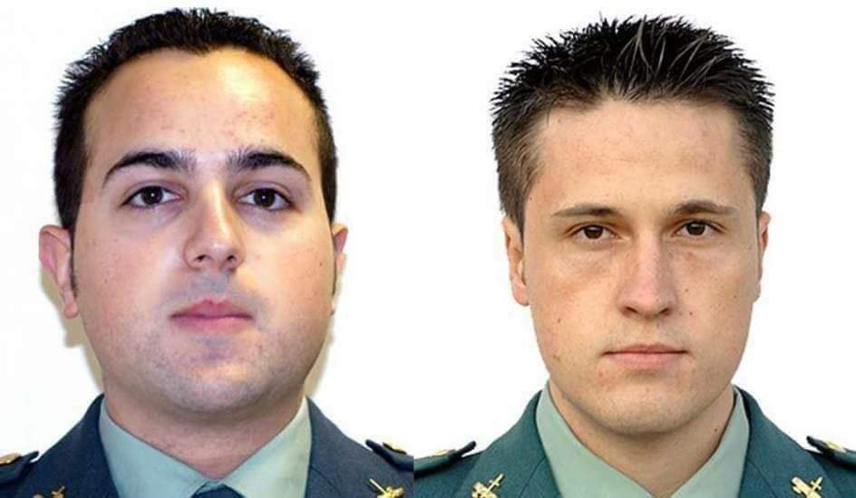 ConsuorF's tweet photo. #TalDiaComoHoy del 2007 #ETA asesinó en #Capbreton (Francia) a los jóvenes @guardiacivil Raúl Centeno y Fernando Trapero. Éste último murió tras 4 días agonizando.

NO es #MemoriaHistorica es #MemoriarReciente

¿Me ayudas a recordarles?

HILO ⤵️ https://t.co/CqmJE4y3vY