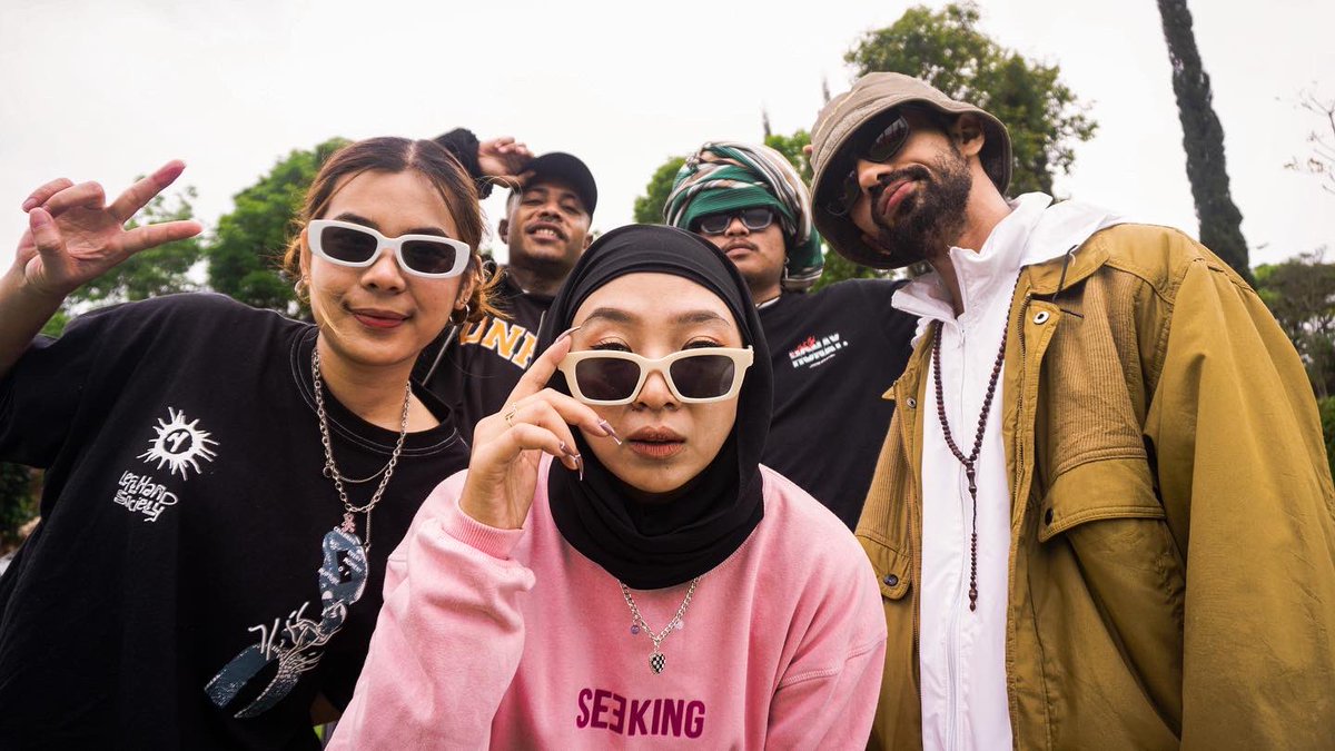 awyhdd1's tweet photo. Enjoy that music video akan tayang di bulan ini teman teman tanggal terserah kalian ! #enjoythat #comingsoon https://t.co/SIRbIQQa7o