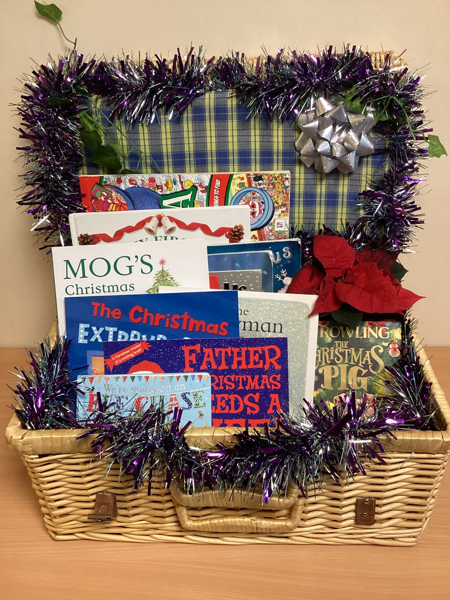 bastonceprimary's tweet photo. An exciting delivery from the elves this morning! 🎁Today we start our reading advent. Every day, children from each class will choose a Christmas story to share together.

#Christmas #reading #advent #sharingstories #readingtogether #elves https://t.co/FHHmTHNxwd