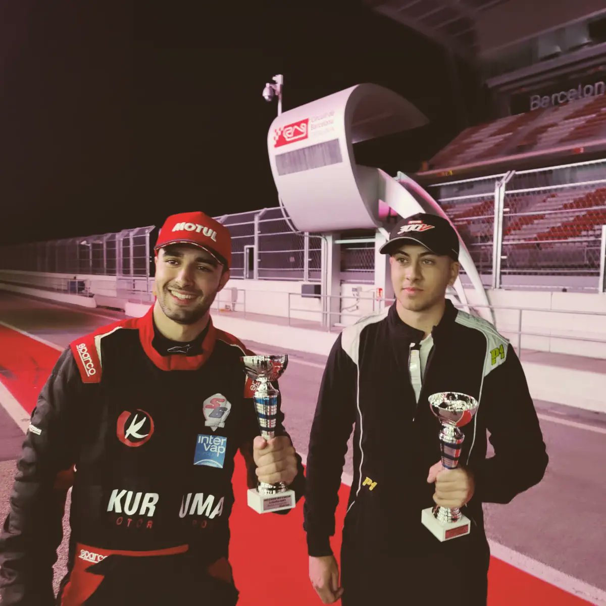 KurumaMsport's tweet image. 🔴 SUBCAMPEONES DE CATALUÑA🔴

Seguimos de celebración del espectacular fin de semana que vivimos en el @Circuitcat_cat 

Felicidades a nuestros pilotos @Fritangation y @KurumaMSport18 🏎️🏎️🏎️

Y muchas gracias a nuestros patrocinadores por hacer el sueño posible❤️

#GoKuruma🔥🔥