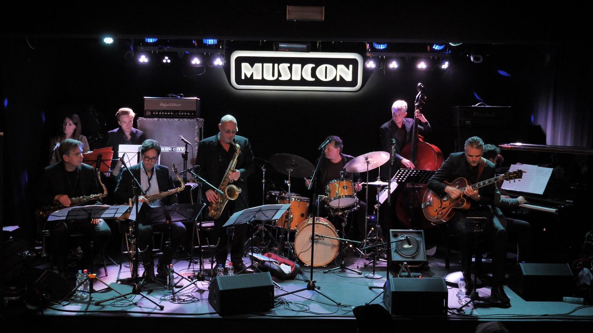 Podium De Nieuwe Kamer organiseert i.s.m. Musicon, Podium Aan Zee en The Grey Space in the Middle van 9 t/m 11 december DEN HAAG JAZZ WKND. Iedere dag twee verschillende en verrassende concerten. De tickets zijn slechts € 20 per dag en verkrijgbaar via: podiumdenieuwekamer.nl.