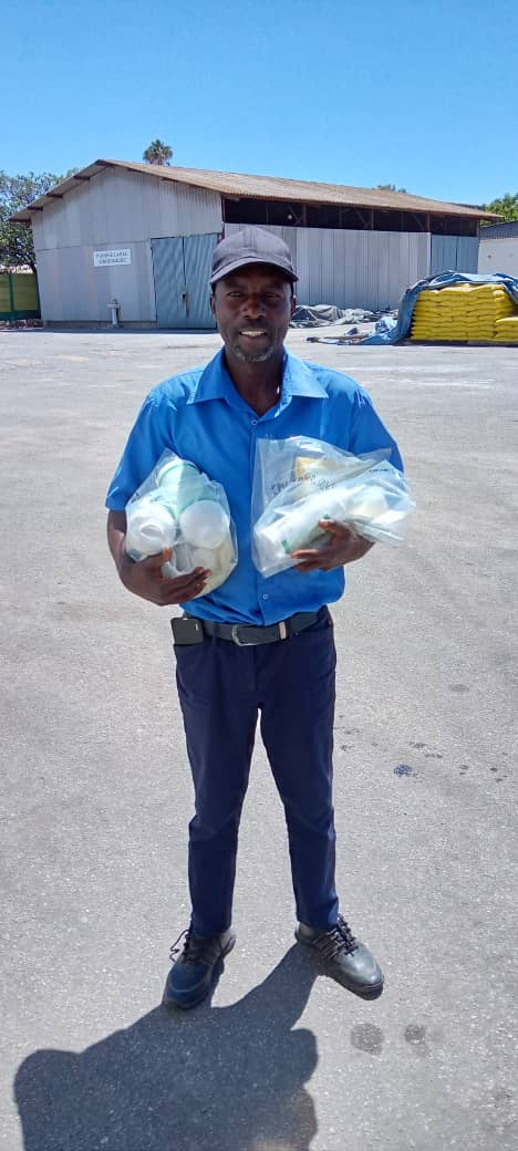 Usasaririre pakurongeka!!!

Mr Mutambirana based in Chegutu has tapped into this season's summer promotion.

Tap into high yields with ZFC Limited.