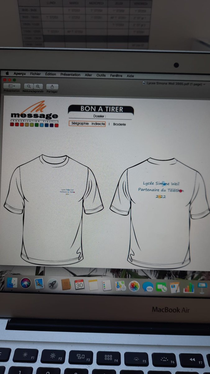 J-1: #téléthon2022 à @LyceeSWeil2 à <a href="/dijon/">Ville de Dijon</a>

En pleine préparation : Toutes les compétences des filières professionnelles et technologiques du lycée sont mobilisées! 
Préparation des Tee-Shirts !
 <a href="/radiofrance/">Radio France</a>

 <a href="/Fond_LaPoste/">Fondation La Poste</a>

 <a href="/Fondation_EDF/">Fondation groupe EDF</a>

 <a href="/bfc_region/">Région Bourgogne-Franche-Comté</a>

 <a href="/Telethon_France/">AFM-Téléthon</a>