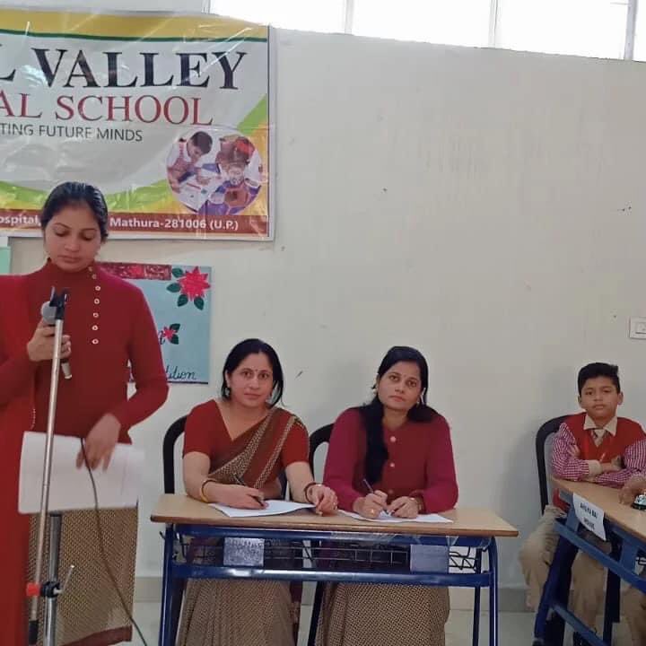 akbaad200577's tweet photo. रूद्र प्रताप सिंह चौहान Quiz comptetion में first prize के साथ जीत दर्ज़ की
Interhouse Quiz Competition☺️
#GVGS #competition #interhousecompetition #englishmediumschool #preprimary #studygram #trending #bestschool #EnglishMedium https://t.co/HWmanBWBCr