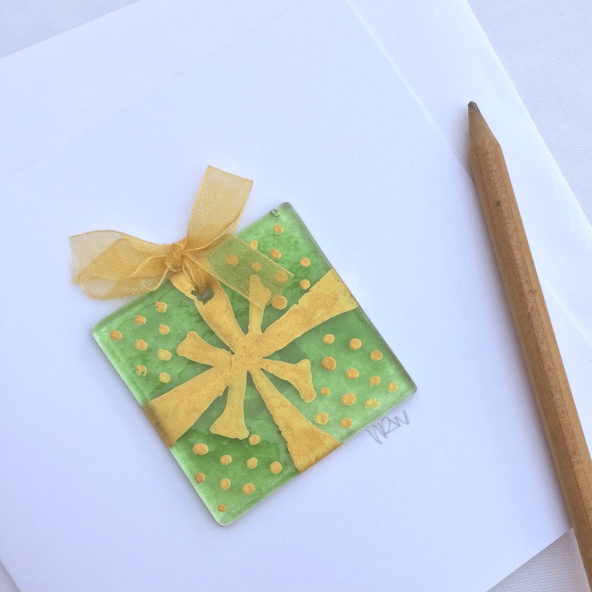 Hop Pole Christmas Market, TONIGHT! Our final stallholder at tonight's event : hand-painted glass pieces by Glass by Wendy glassbywendy.com #paintedglass #handmadecrafts #LimpleyStoke #Freshford #savethehoppole #Bath #communitypub #historicinn #Christmasmarket