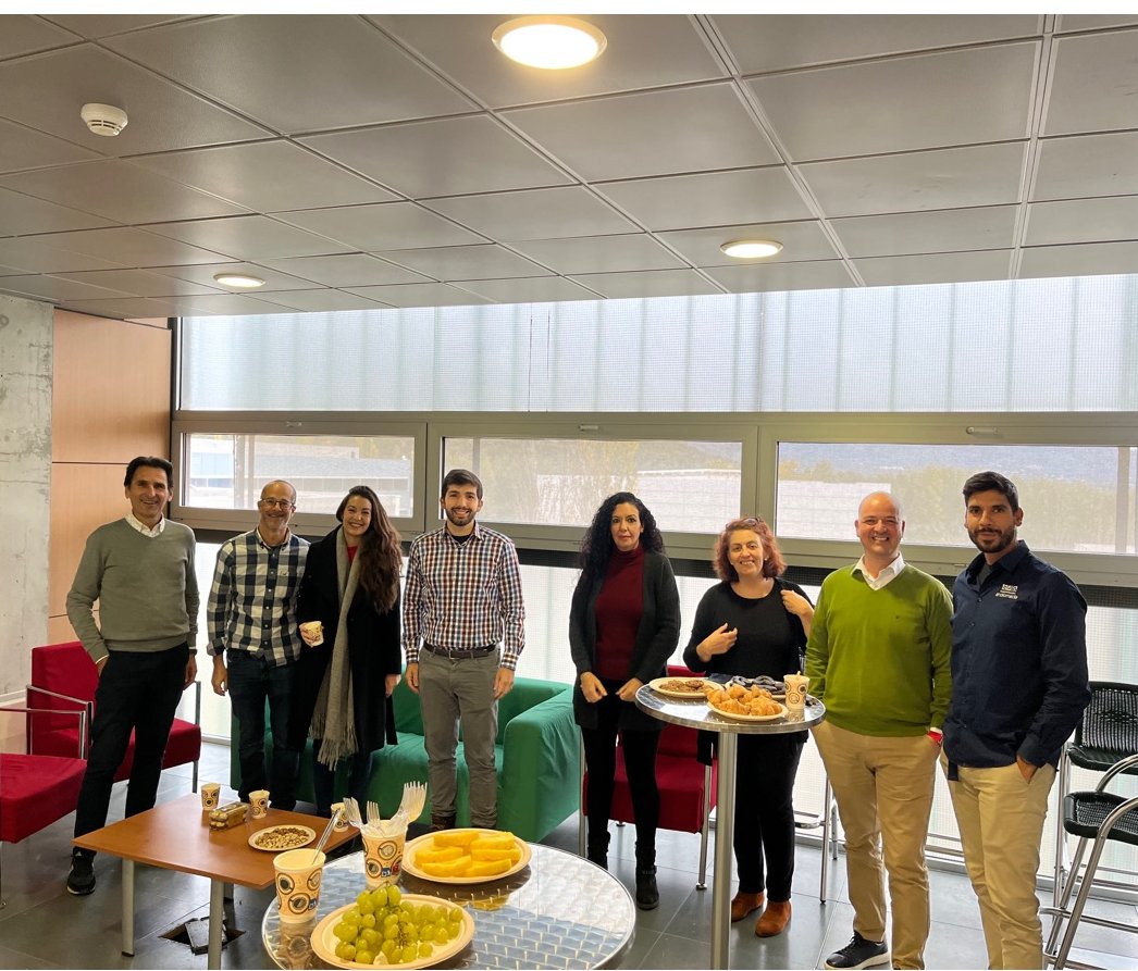 emprenbit's tweet photo. Avui hem celebrat el darrer berenar #networking #Emprenbit del 2022! 🥳
I hem donat la benvinguda al nou projecte preincubat, iQMed-ID, una plataforma SaaS classificadora de medicaments amb #IA
@Vicepres_GOIB https://t.co/vdW36QTnte