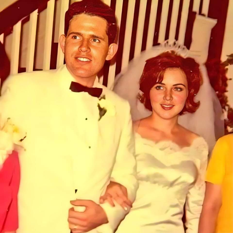 ScreenMix's tweet image. عريس وعروسة مصريين سنة 1987 🖤