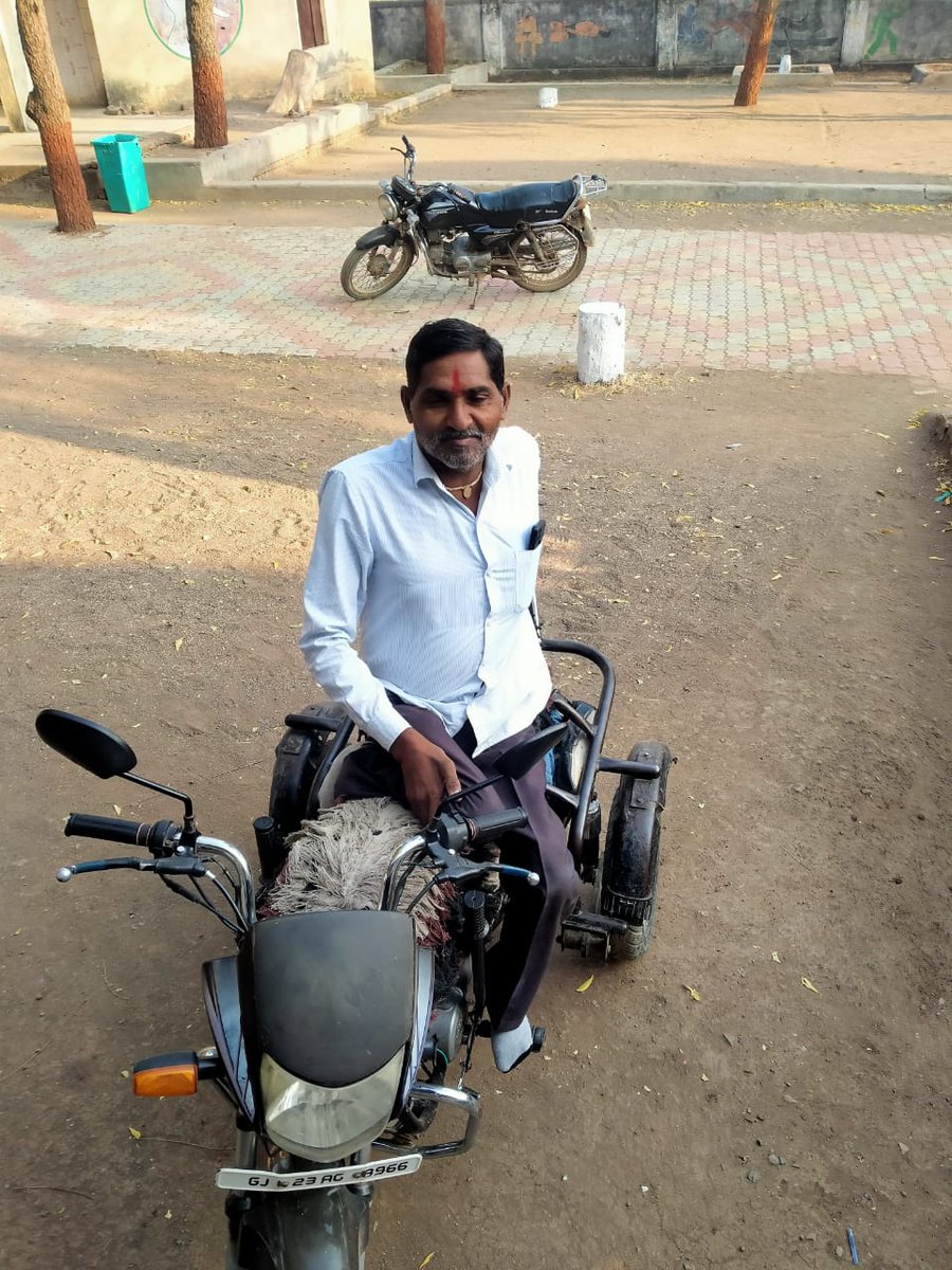 લાઠી તાલુકામાં ઉત્સાહ સાથે દિવ્યાંગ મતદારો દ્રારા મતદાન કરવામાં આવ્યું
#CEOGujarat #CollectorAmr #dydeoamr #sdmlathi #GujaratElections2022 #Voter #GoVote #Democracy #NoVoterTobeleftBehind #EveryVoteCounts #AVSAR