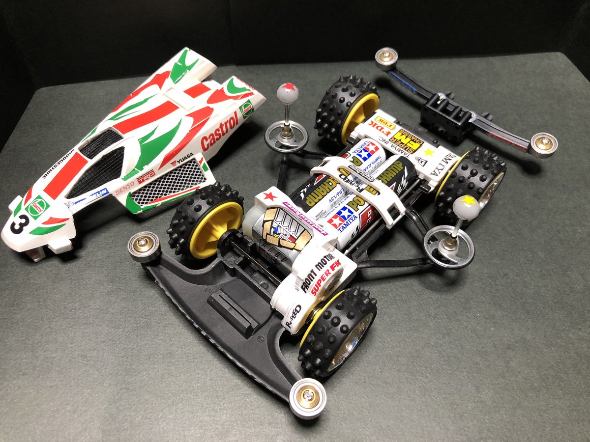 popo33246922's tweet photo. #ココ見てコンデレ

エントリーお願い致します。
『Fire Dragon 2022』
シャーシにドレスアップステッカーを貼りまくりました。砂地の中でも突き進んでいく、そんなマシンを目指しました。セッティングはクラシカルにしました。ここ見てポイントは、タイヤにキラキラシールが輝いてます✨ https://t.co/WHmwckNUmi