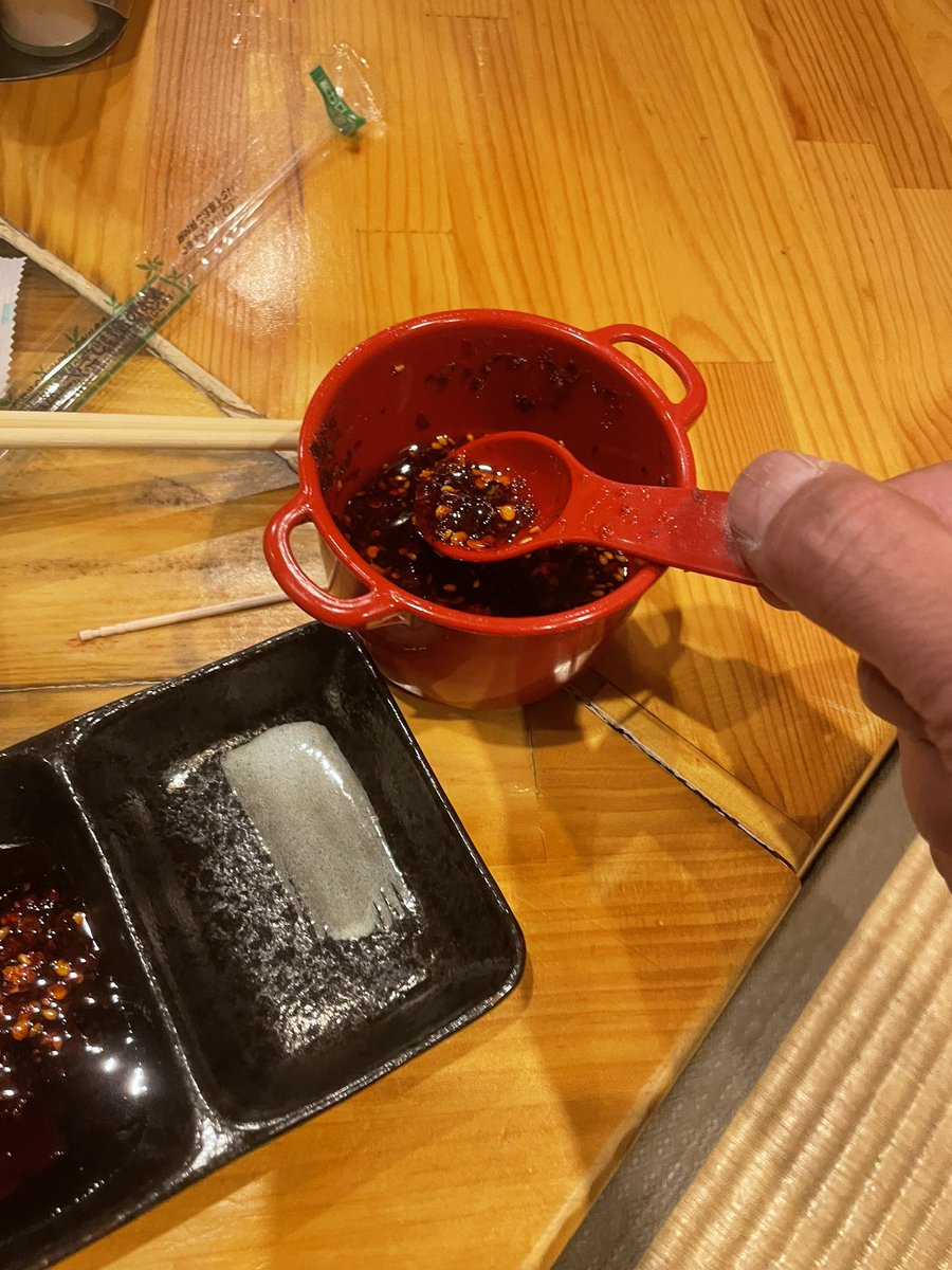 RO______'s tweet photo. 餃子、唸る店は数少ないが先日の #OneDAfull じゃない方がここ #王さんの餃子 長岡がパンチでコッチがキレって感じ。地方飲食店、ハズレくじ引く事が多いので当たりの店は必ずローテーションに入れたい。 https://t.co/Sxgx27fTZK