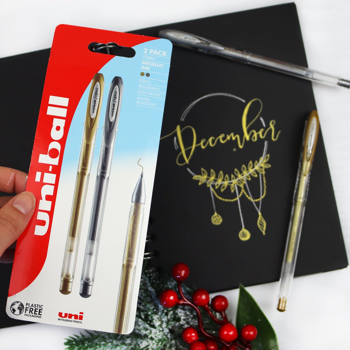 uniball_uk's tweet photo. Christmas colours to fulfill your seasonal aesthetic! Whether you choose white, silver, golden, or a mix of all three, you'll be sure to create stunning pages with our Signo range! ✨
#Signo #SignoPens #SignoBroad #Handlettering #SignoOnBlack #Silver #Gold #GelPens #December https://t.co/jVaZrFEuPv