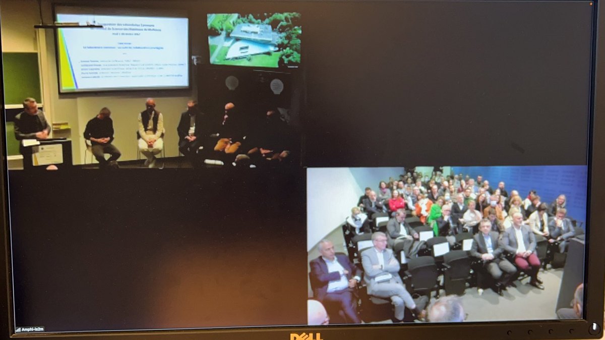 jethrosalapare's tweet photo. my colleague, Arnaud PONCHE speaking now during the roundtable discussion regarding protein adsorption (also part of my current research) at l'inauguration des trois laboratoires communs, respectivement IMPACT, LAMPS et BIO@TEX #science #cnrs #is2m #labcoms https://t.co/E1aE9gCUQr