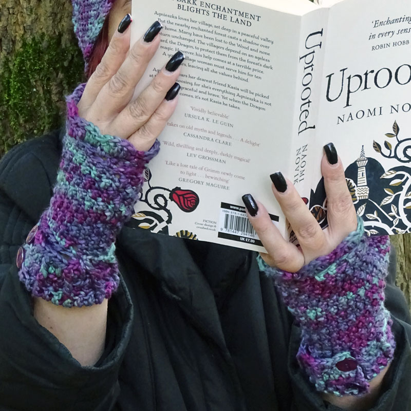 Selana1505's tweet photo. There's still plenty of time to finish handmade gifts for people you love.
Bramble Mitts are a quick crochet project in DK or worsted weight and look great in variegated or gradient yarns.
https://t.co/YrZIGNwSmY
#CrochetPattern #ElevensesHour #CraftBizParty #OffRavDesigner https://t.co/JtD7QXQvM6