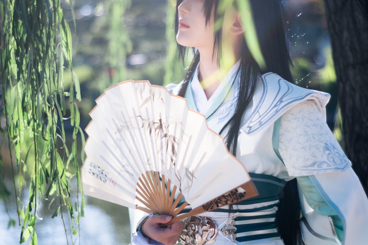 svsss
穿书自救指南/人渣反派自救系统
沈清秋

photo @iro_akiregia