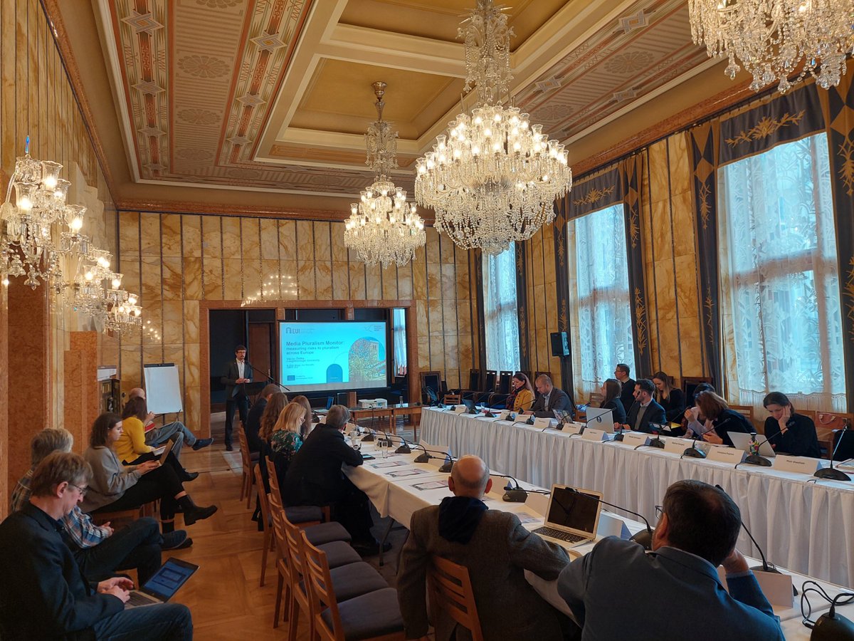 NFNZurnalistiky's tweet photo. O další příspěvek se postaral Václav Štětka @VStetka a představil nástroj @EUI_CMPF Media Pluralism Monitor, analyzující pluralitu a média v řadě zemí 👇https://t.co/UXxOVfaPlu…
#EuropeanJournalismNow https://t.co/4G24LXY25u