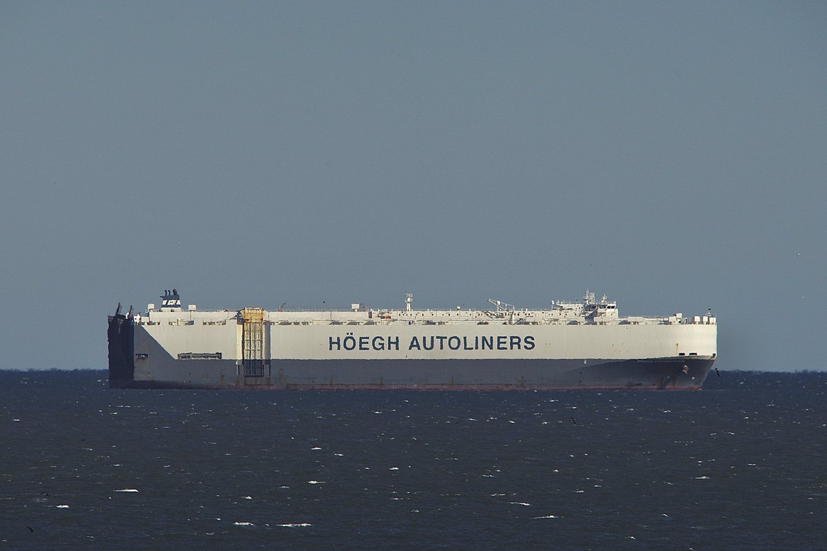 johnmorgan726's tweet photo. The HOEGH COPENHAGEN, IMO:9420057 en route to Jacksonville, Florida, flying the flag of Norway 🇳🇴. #HoeghAutoliners #VehicleCarrier #HoeghCopenhagen #ShipsInPics https://t.co/pnoWE0vtPq