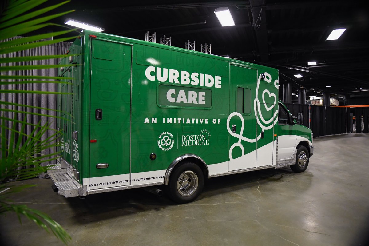 Honored to share our “Curbside Care” mobile unit in partnership with the Boston Celtics Shamrock Foundation with @KensingtonRoyal at last night’s game. 🏀 Shout out to @TJamesMD for representing BMC! ❤️ Read more: ca.movies.yahoo.com/kate-middleton…