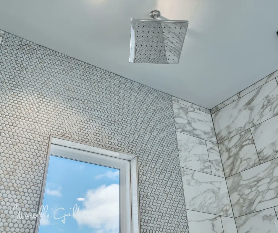 MarcelleGID's tweet image. ✨ Living the life of luxury...  And it's not even the weekend yet. #royalcalacatta #ShowerTiles - Royal Calacatta Lappato Polished  with Simple Stone Penny round Mosaic Oro.  #nashvilleinteriordesign #interiordesigner #interiordesign #interiors #bathroomrenovation #newbathroom