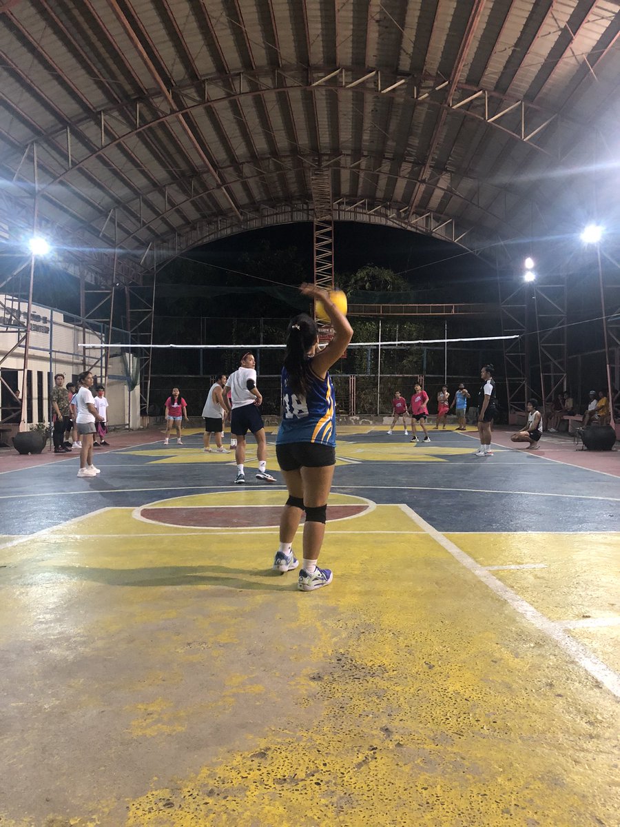 nlyn2315's tweet photo. 2-0 #Volleyball https://t.co/rwfyzotqc7
