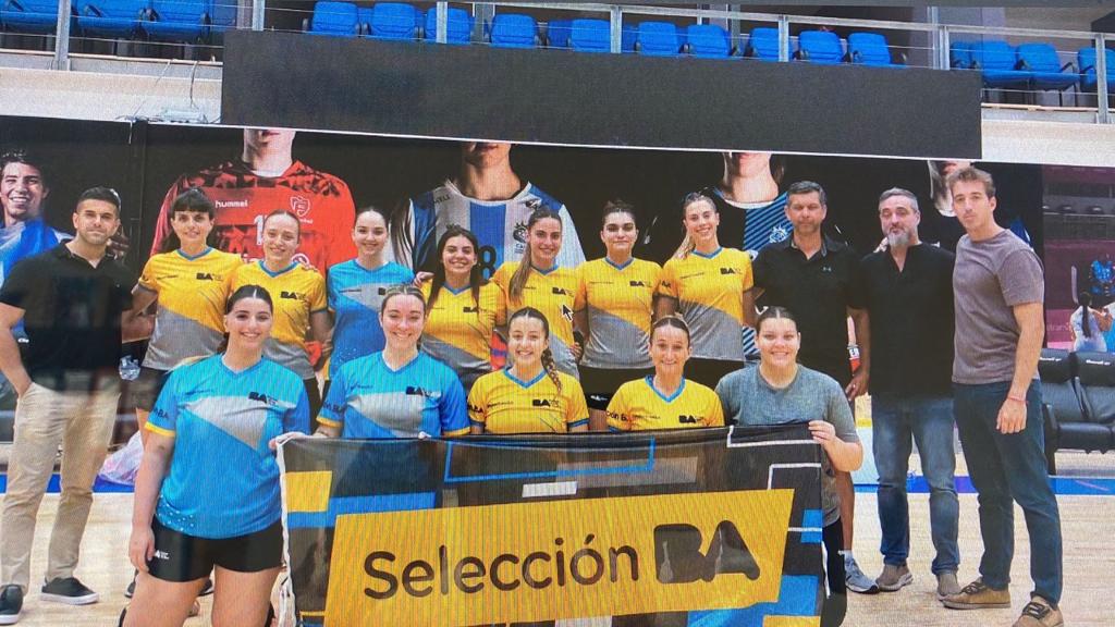 ,🐞 Bichitas representando a CABA en #lacasadelhandball <a href="/ValuuChadi/">valcha</a> <a href="/Podu06/">Podu</a> <a href="/martuhoh/">Martina</a>