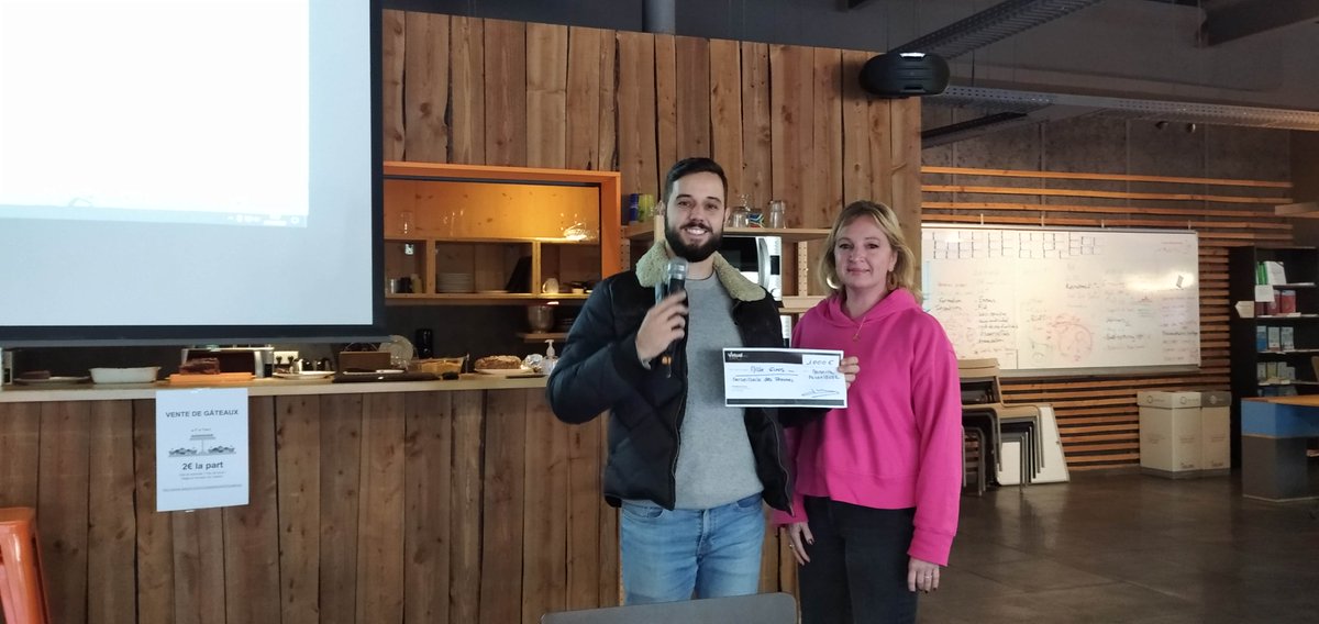 Virtual_Expo's tweet photo. Last week, to close our participation in Pink October with a flourish, @Virtual_Expo presented a check for 1000 euros to ‘La Marseillaise des Femmes’ on behalf of all the company staff.

VirtualExpo Group // Supporting causes we’re passionate about.

#SolidaryAction #Donation https://t.co/PXqf6SNQd1