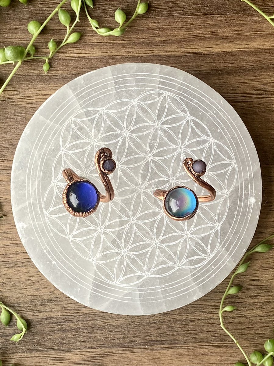 theSMITHST0NIAN's tweet photo. Only ONE rainbow mood with grape agate ring left🌈🫶

Adjustable size 5👇 https://t.co/o06KNJP8YU