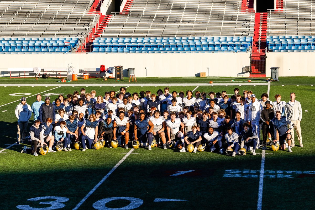 pulaskiacademy's tweet image. Raise your hands if you’re ready for the Bruins to #PACompete on Saturday! 🙌📣 Our @PABruinFootball  players practiced at @WMStadium on Wednesday afternoon and are grateful for all of the support from our school community! 🏟 🎫 gofan.co/app/school/AR4…
🏈 Kickoff is at 6:40 pm