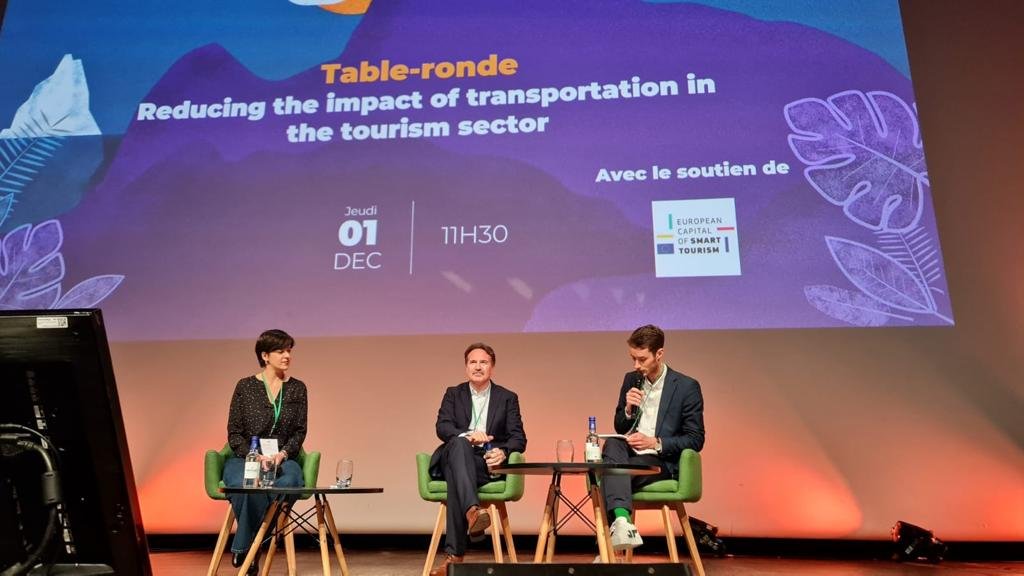AjuntamentVLC's tweet photo. 🚲El regidor de #MobilitatSostenible, ha participat a @Bordeaux 🇫🇷, en la taula redona per tractar la reduccio de l'impacte ambiental del transport en el sector turístic, dins el World Impact Summit, on ha exposat l'aposta de #València per la bicicleta
#WISolutions #climateaction https://t.co/mKN0L2Y5Jh