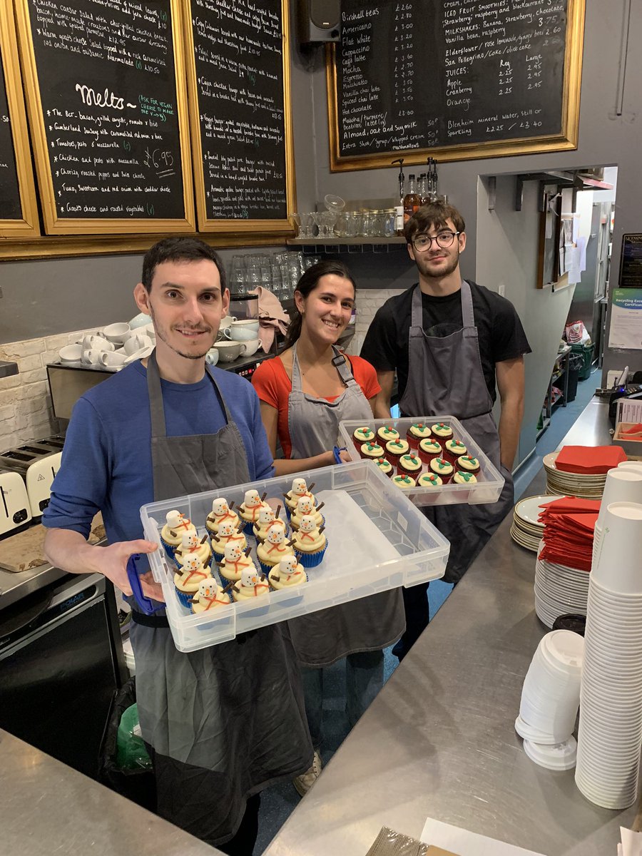 Happy Cakes tweet media