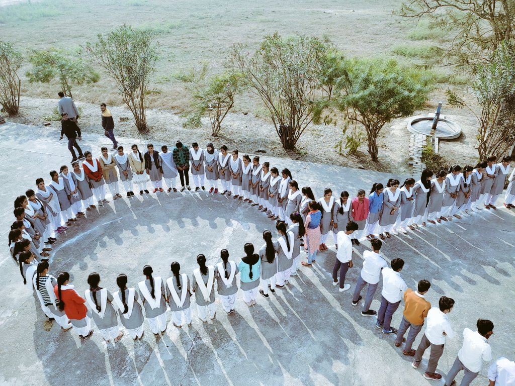 nssunit2gdc's tweet photo. मुमकिन है हम कामयाब होंगे ..
AIDS जागरूकता अभियान .. https://t.co/RIruuUdi7v