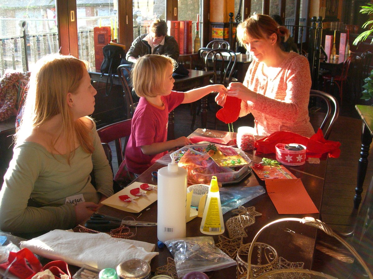 BristolCommArts's tweet photo. Friends of Horfield Library Festive Fun
Sunday 4th Dec 1:30PM - 4:PM free Christmas Decoration Activites:
Wreath making, Cards, Gifts &amp; more
Horfield Library, Filton Ave, Horfield, BS7 0BD
#christmas #wreathmaking #cards #gifts #crafts #arts #bca #friendsofhorfieldlibrary https://t.co/k9TglxxaDO
