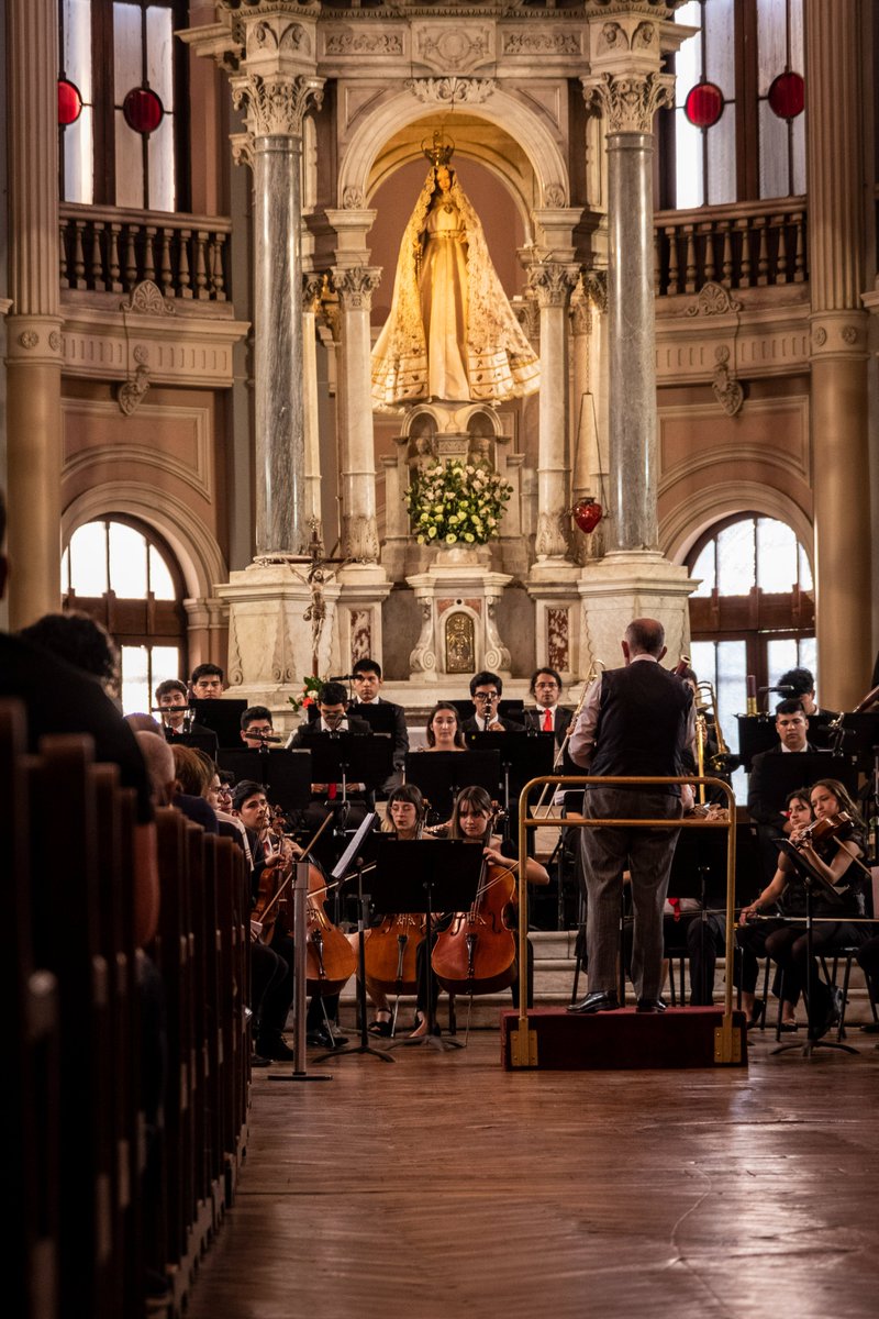 FOJIChile's tweet image. La OSNJ presentó “Latitudes” en el Teatro CorpArtes, y en la Iglesia de la Divina Providencia🎼

Bajo la dirección Rodolfo Saglimbeni, interpretaron “Suite Latinoamericana” de Luis Advis, y “Sinfonía N°6” de Ludwig van Beethoven.

#FOJISomosTodosyTodas #ComunidadFOJI #OSNJ