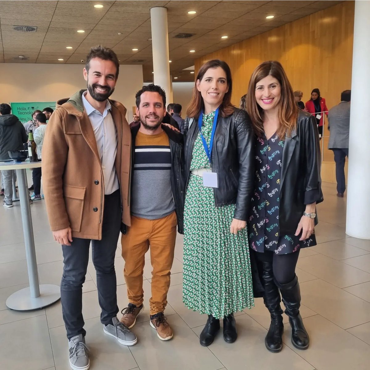 cibermarikiya's tweet photo. 2/2 Qué importante es divulgar y comunicar la tecnología, comentábamos al salir. Desde #DatabeersMLG aportamos por 2° año nuestro granito de arena, organizado esta vez por @Yllo, que vuelve tras parón por un motivo muy parecido al mío 😉. Nos vemos luego, #DaríoMediante 🤣 https://t.co/5z2UK1mH21