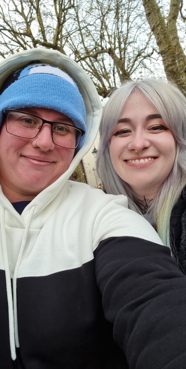 Clare Young On Twitter The yogscast Jingle Jam Meetup Is In Full multiplayer-day-w-hannah-xbox-on-yogscast-jingle-jam-8th