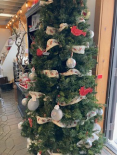 Meadow_View's tweet photo. The trees are trimmed at MVG. Find your perfect ornament. 

#ChristmasDecorating #MVGChristmas #Wreath #Evergreen #christmasdecor #HappyHolidays #christmasiscoming #christmasspirit   #christmasseason #christmasinspiration #holidayseason #holidaydecor https://t.co/7jdJCkwFJa