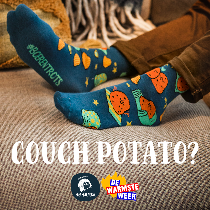 Couch potatoes, opgelet! 🥔 Steun De Warmste Week vanuit je luie zetel 🛋️ met onze warme #Boerentrots-sokken ontworpen door <a href="/nietnulaura/">Laura Janssens</a>. 🧦 Bestel ze nu in onze webshop boerentrots.be/Shop 🛒