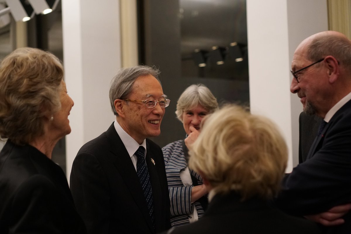 AmbJaponFR's tweet photo. 🎖Le 29/11, l’Ordre du Soleil Levant, Étoile d’Or et d’Argent a été remis à M. Alain TOURRET, Ancien Président du groupe d’amitié France-Japon de l’Assemblée nationale !

Il a largement contribué à la promotion des #échanges 🤝 parlementaires entre le 🇯🇵 et la 🇫🇷 ! https://t.co/WNTblJ5tGR
