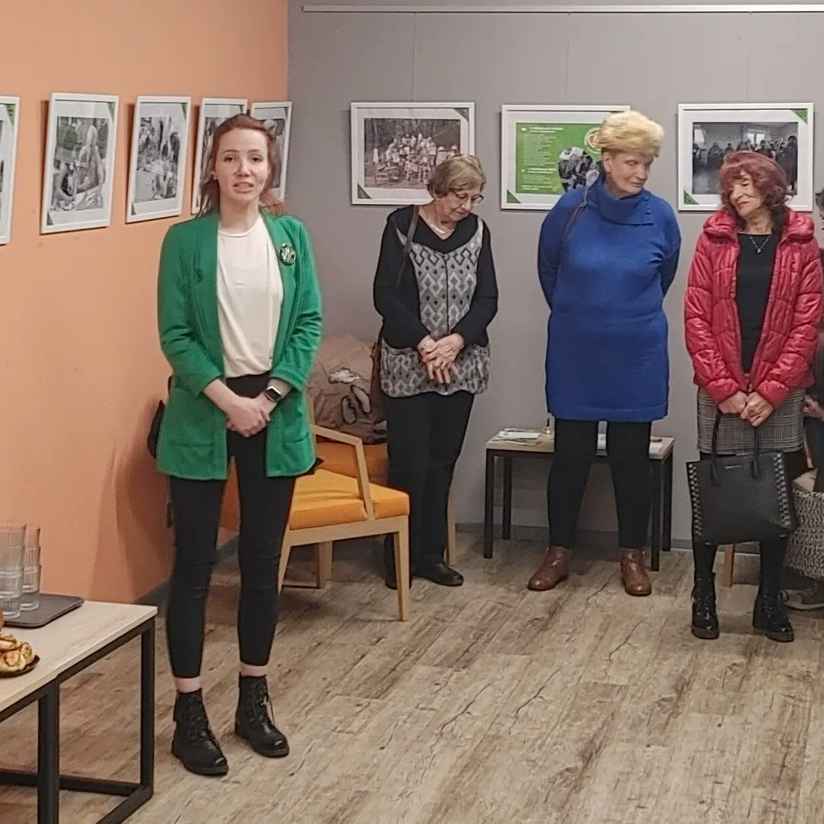 HonzaBurda's tweet photo. Pozitivních věcí není nikdy dost...
Když se věci dělají dobře je to radost. V Třebíči funguje skvěle organizace Mezi námi, která propojuje generace. A teď máme v komunitním centru super výstavu fotek z jejích aktivit.
#MeziNami #mezigenerace #trebic #vystava https://t.co/n0Ty73JtAM