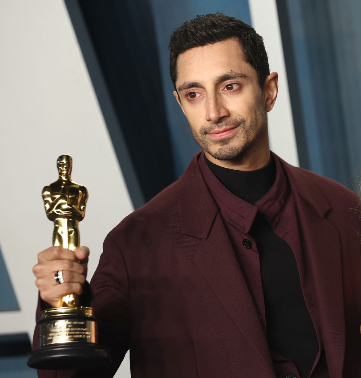 Happy 40th Birthday To This Man  Jamaa Anajua Sana, His Name Ni Riz Ahmed 