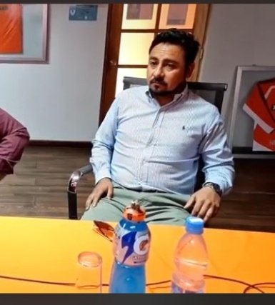 MLopezloino's tweet photo. Mi cara cuando me levanto 10 minutos antes de ir a trabajar.
Y naa wea con la almohada pega en la cabeza https://t.co/J9rqQ0JqZd