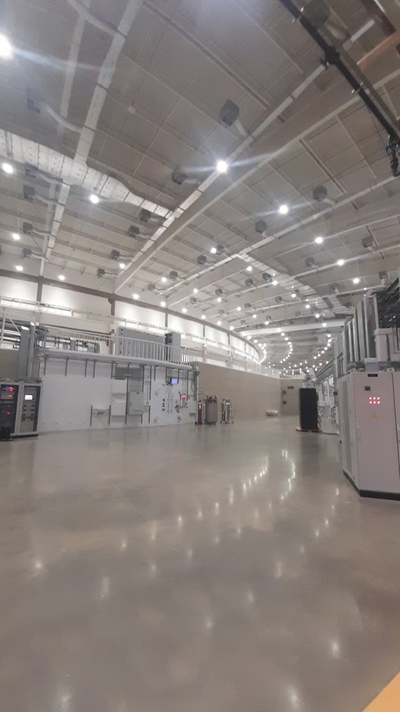 Visiting Synchrotron Sirius. Gigantic