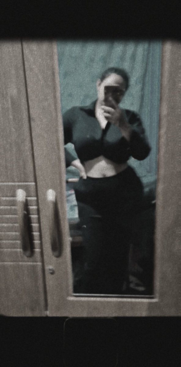 sinuidivine's tweet photo. isolways the black thing tho 🖤 https://t.co/0NC6aboZVP
